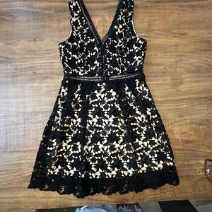 Alya Black Lace A-line Sleeveless Dress